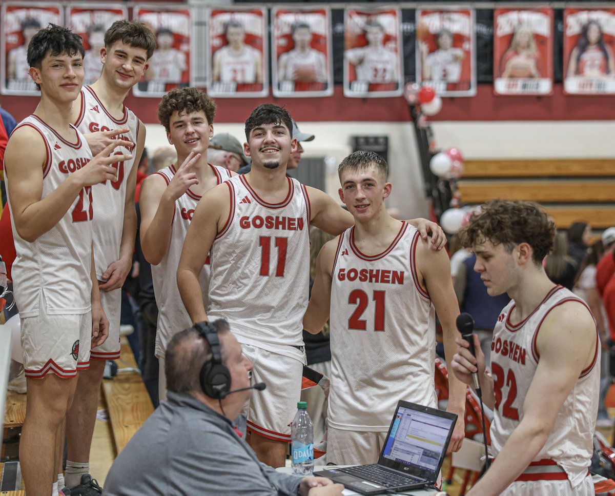 bbeachy2001's tweet photo. Goshen defeats John Glenn 60-34 on senior night. https://t.co/a3ZewxRot0