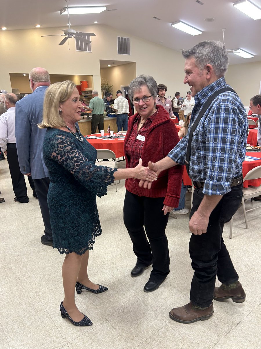 AnnLWagner's tweet photo. Thank you to all my new friends in the conservative stronghold of Gasconade County! It was a great evening of patriotism and celebration of the American Dream. I look forward to representing Gasconade in Congress. https://t.co/tpL5viVGOP