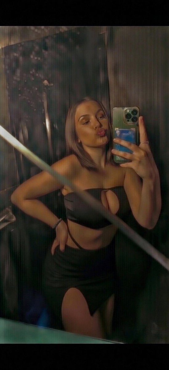 gary_p88's tweet photo. Pathetic cuck @JimmyStan245u  sharing his 22 year old gf Freya. What would you do to her? https://t.co/Dd4veQkKuP