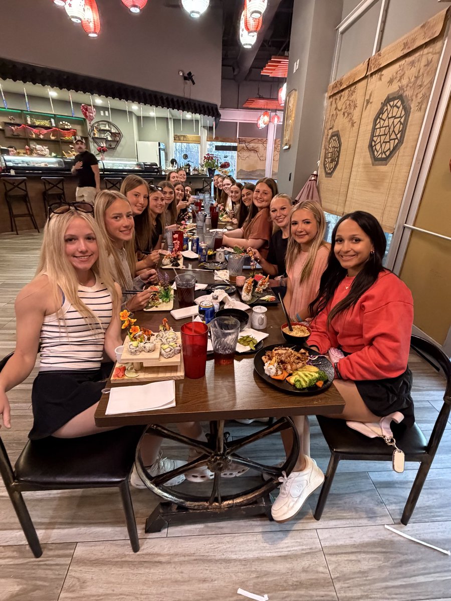 BrockSoftball's tweet image. Can’t put into words what a great group of girls we have!!! Not just awesome on the diamond, but amazing young ladies. Nothing like an escape room challenge &amp;amp; some sushi after a morning of softball.
#TEAMe
#NoExcusesDoTheWork