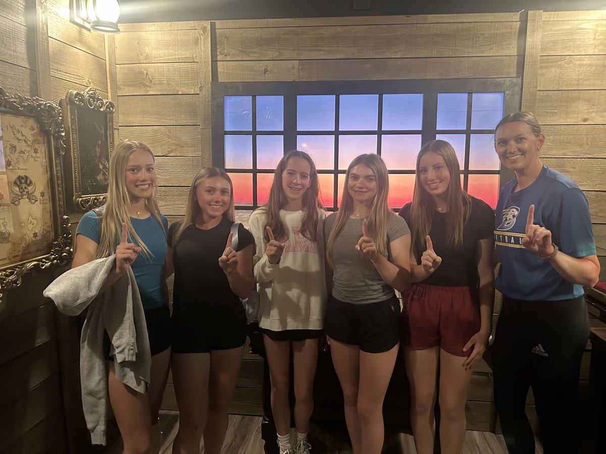 BrockSoftball's tweet image. Can’t put into words what a great group of girls we have!!! Not just awesome on the diamond, but amazing young ladies. Nothing like an escape room challenge &amp;amp; some sushi after a morning of softball.
#TEAMe
#NoExcusesDoTheWork