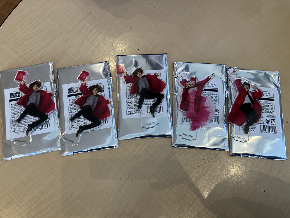 sagu__chi's tweet photo. 銀座三越　ディズニー　ハイスクールミュージカル　アクリルスタンド　アクスタ

交換

求:ライアン、テイラー
譲:チャド、トロイ、シャーペイ

郵送での交換希望です。
可能な方いらっしゃいましたら、リプまたはDMください。
よろしくお願いします🙇‍♀️ https://t.co/dkXriWafjP
