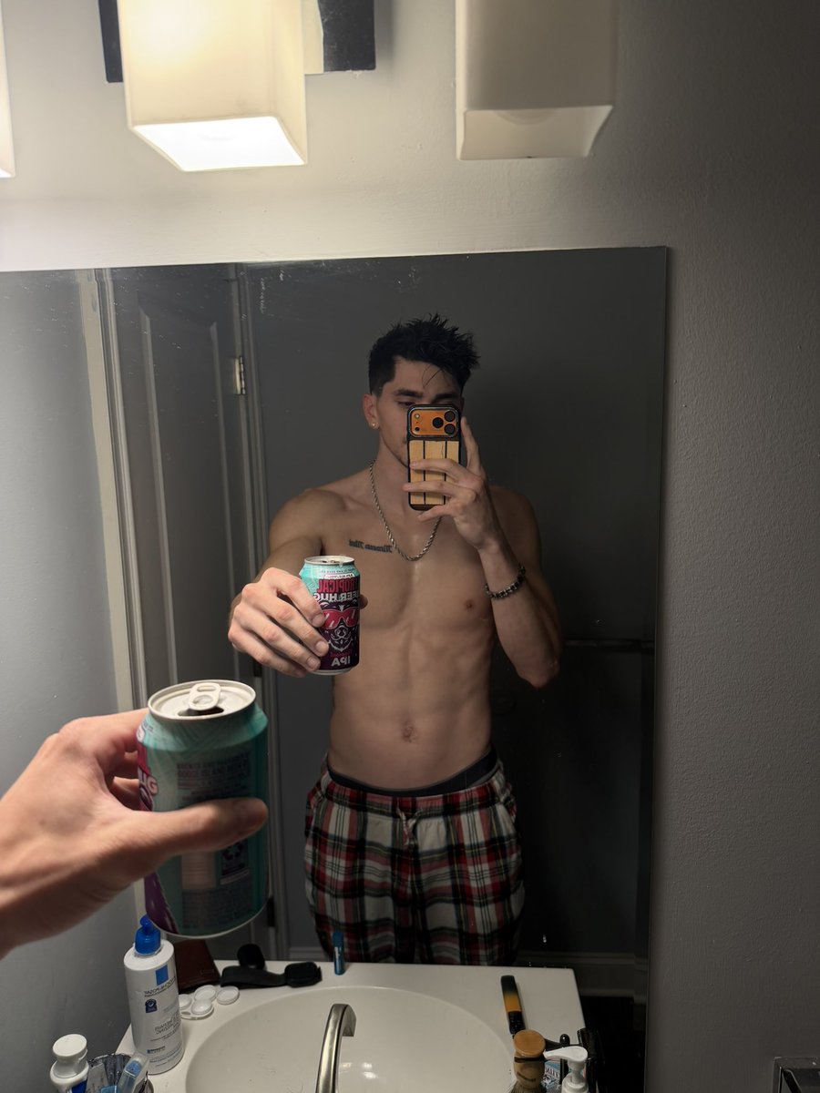 faV 🦈 tweet media