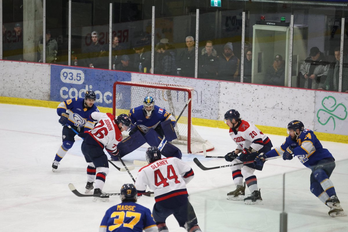 LegerNormand's tweet photo. @aiglesbleus 3 @AcadiaAthletics 1 partie initiale demi-finale 3 de 5 SUA hockey masculin, buts de Thomas Pelletier, Justin Gendron et Jules Boilard. Mika Cyr a 2 passes. Le gardien Olivier Adam 1re étoile. https://t.co/ky5zJdH8tp