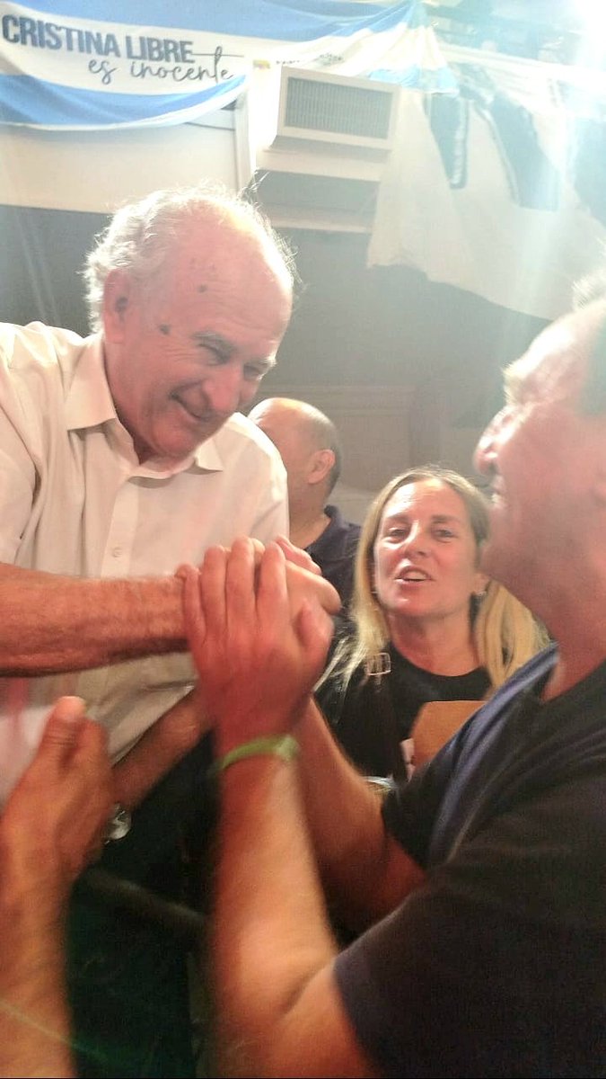 Daniel de los Santos tweet media