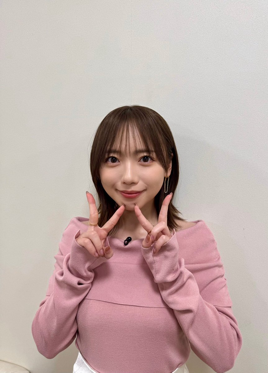 saito_kyoko95's tweet photo. ＼お知らせ📺／

本日、21時00分〜放送
フジテレビ「有吉弘行のものまねTHEワールド」に審査員として出演します！

https://t.co/HZwGI2or4a

ぜひご覧ください🎤

byマネージャー https://t.co/h6WoBS5zfY