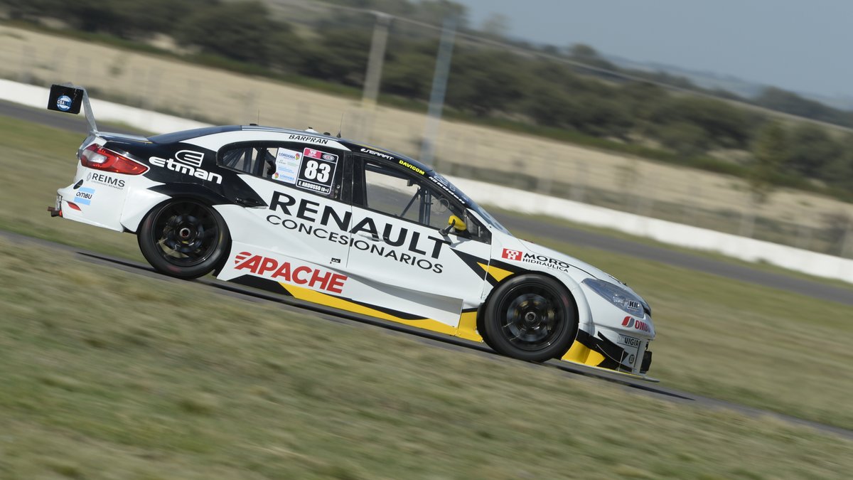 AsocCRenaultArg's tweet image. Renault dominó el primer contacto con la pista en #LaPampa: Ardusso y #Bohdanowicz fueron 1° y 2° en #Toay

@FacundoArdusso  se quedó con el mejor tiempo en los entrenamientos que llevó a cabo el #TurismoCarretera2000 este viernes
👉 instagram.com/asoccrenaultar… 👀