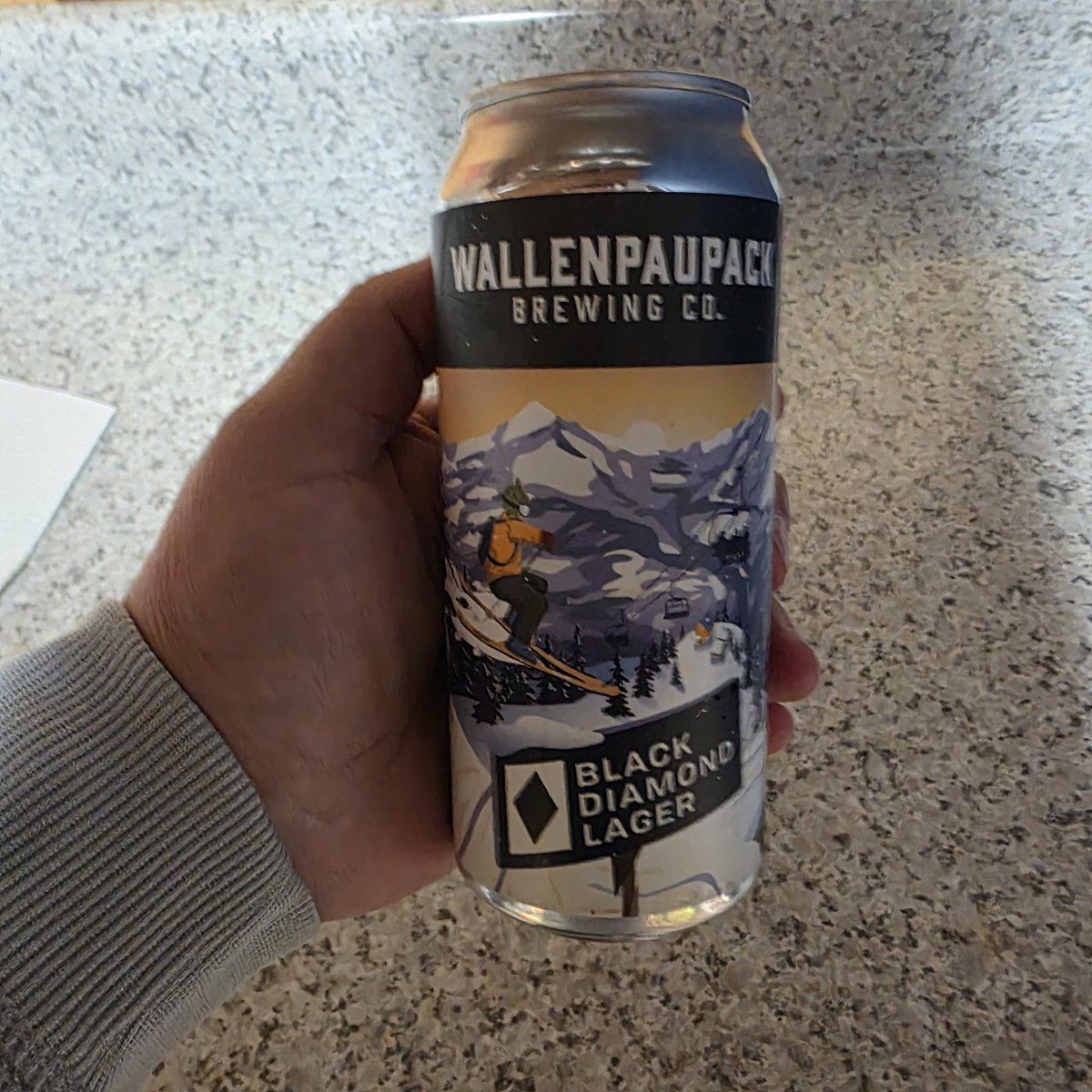 DaveLorady's tweet photo. @RossTuckerNFL @EmersonLotzia @SteveBuchanan @julianedlow @RealGlenMacnow @PaulPabst @Vitaminseabrew @PaulRobertsCuse #showmeyourbeer https://t.co/azDB6LSF1c