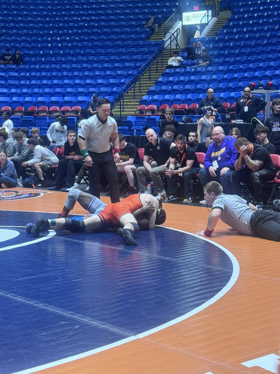 StCharlesEast's tweet image. Woodmancy closes out the night with a big win &amp;amp; the Saints move on with a big come from behind win after being down early 20-3.  Final score 46-25 over the #5 team in the State Rockton Hononegah.  Congrats to Liam Aye who got his 100th varsity win. @STCE_Wrestling  #SaintsPride⚜️