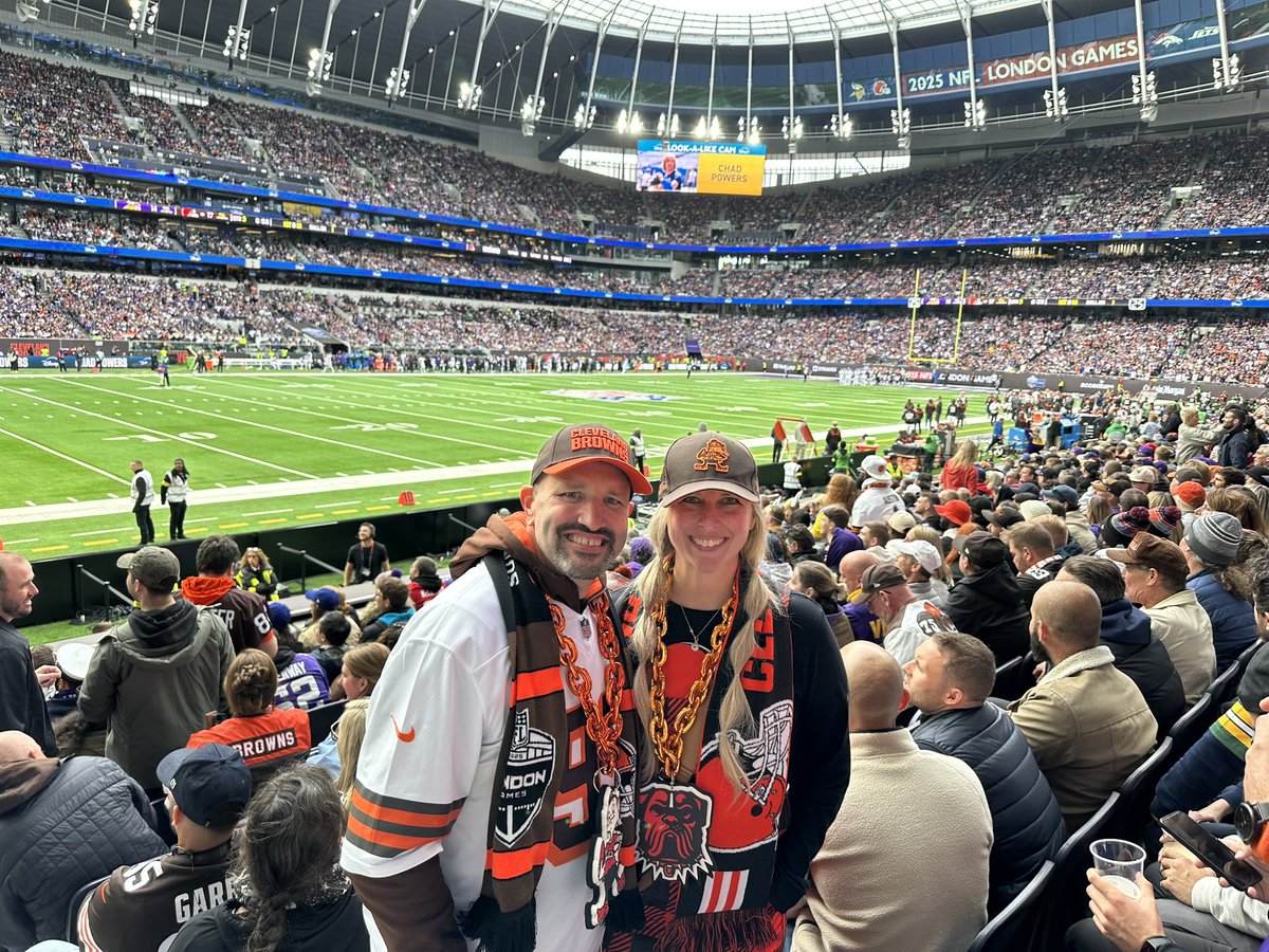 svogelsong's tweet photo. @NFLUKIRE We had a great time and the walk from the tailgate to the game with a bagpiper leading us was really cool! https://t.co/vOl4GJL6wi