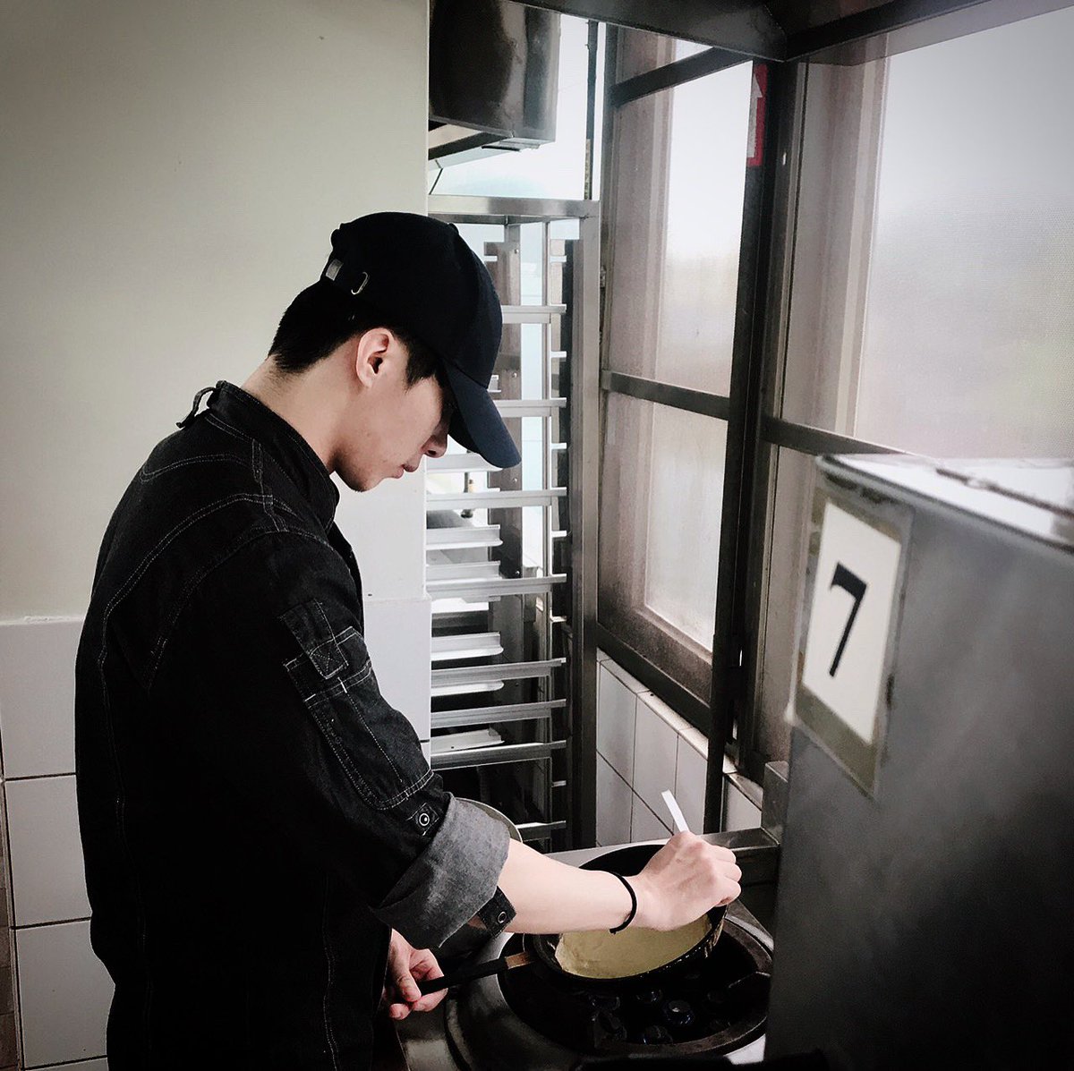 𝑺𝒊 𝑪𝒉𝒆𝒏 . 斯辰。 .ོ tweet media