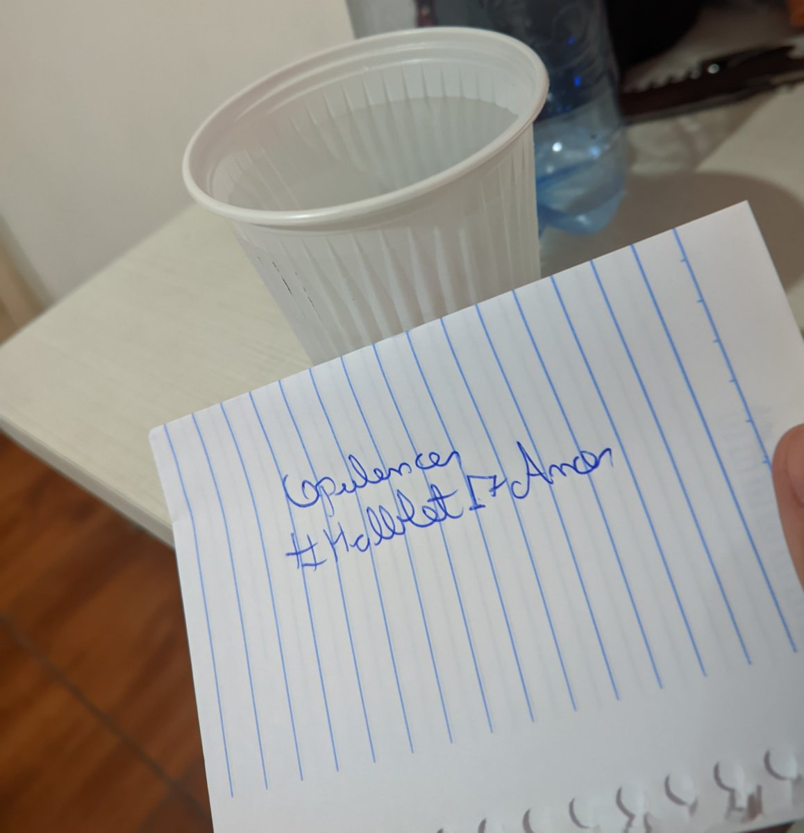 nick: opulences
<a href="/MeuHabblet/">Habblet</a> 
 #Habblet17anos