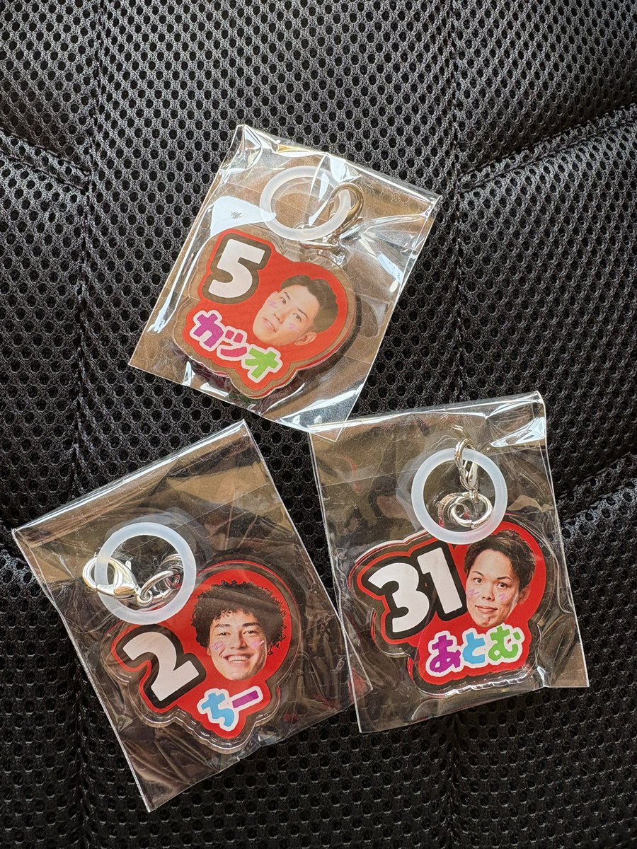 ななな tweet media