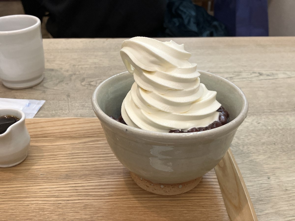 銀座から日比谷へ歩く途中。交通会館の地下、甘味おかめでソフトあんみつを食べました。