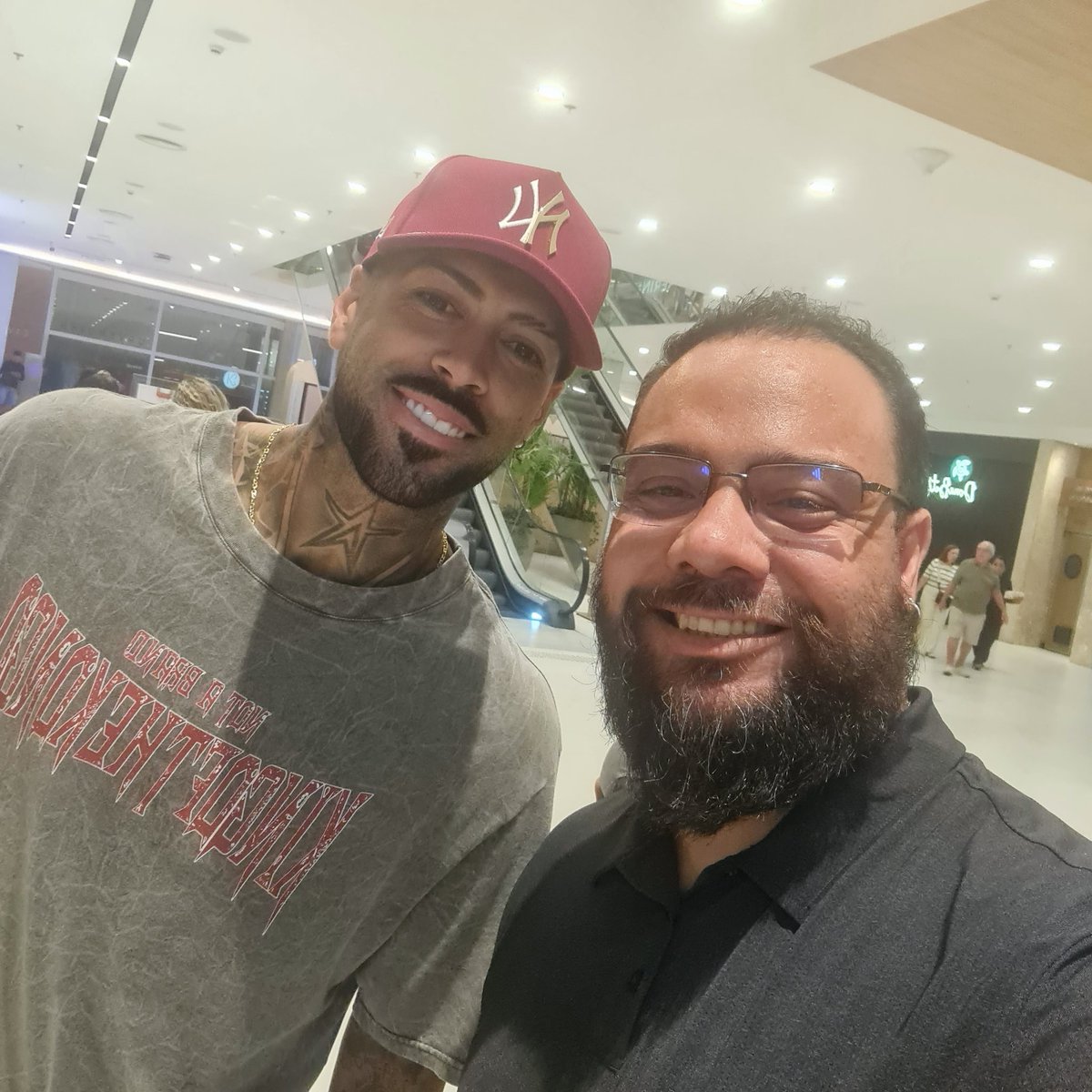 É difícil não idolatrar esse cara...
O Barboza é Pica