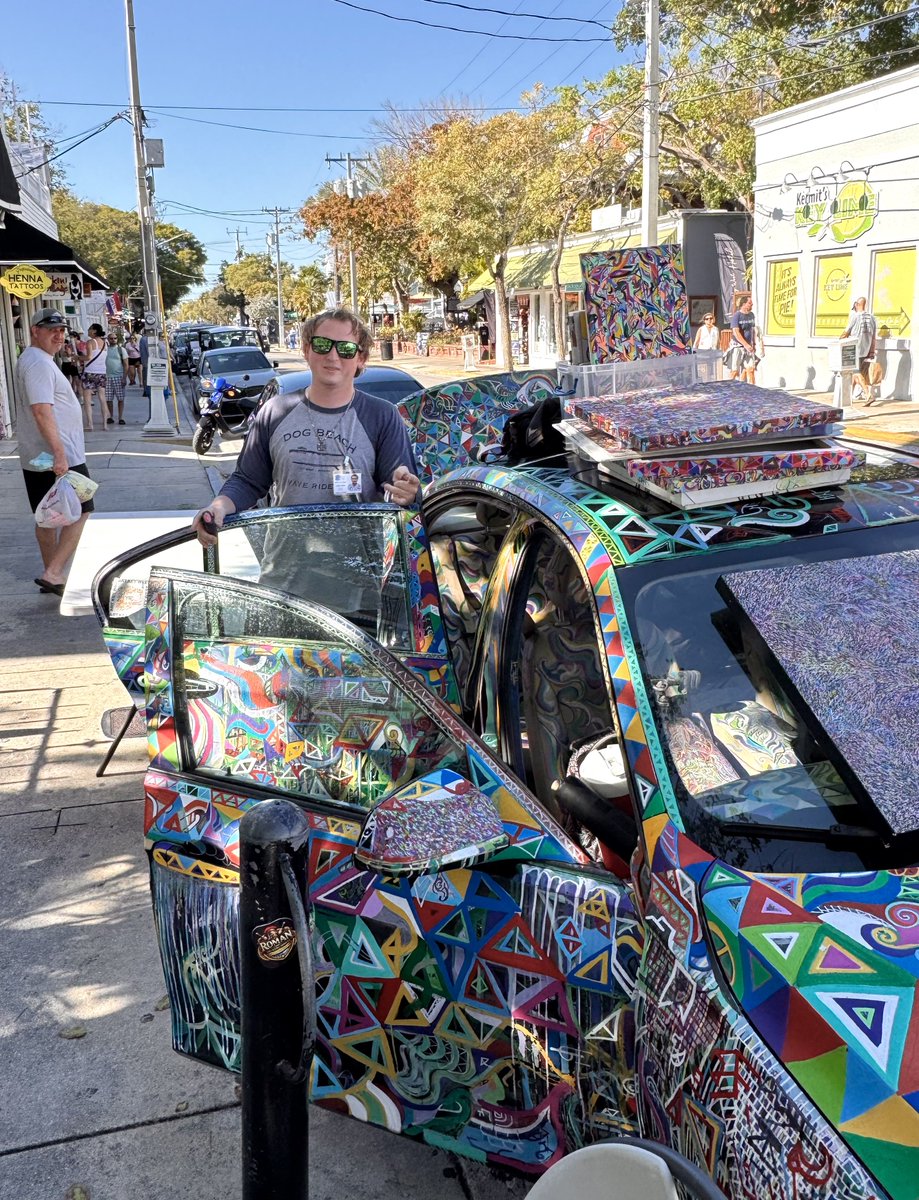 SashaEats's tweet image. Art on wheels or just too much? 🤔 Spotted this painted @BMW in Key West — genius or chaos? 

#SashaInTheKeys #KeyWest #art