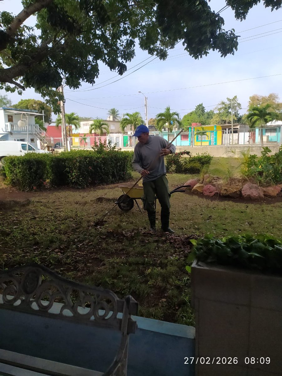 SarduyIsmany's tweet photo. Desarrollaron trabajo voluntario masivo los trabajadores de #Cepillo en vísperas del Día del trabajador de la Industria Ligera #CiegodeAvila #CubaEstáFirme @AlexeyOT73 @yaquelin_banos @Ferrerctc @JHGcasanova https://t.co/ZV1vUNyRgW