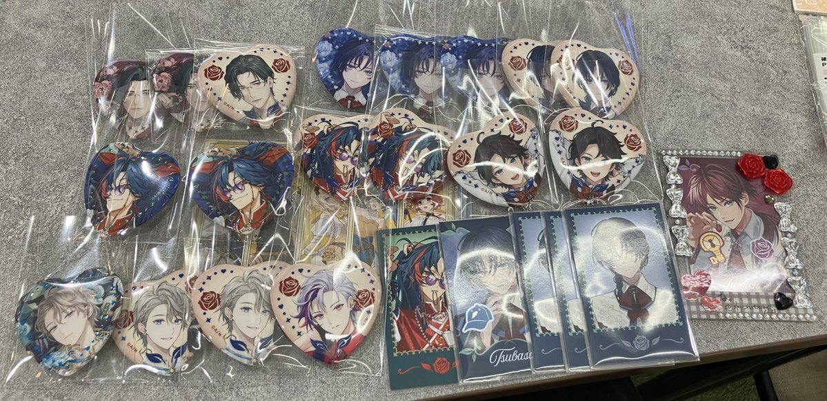 交換】にじさんじ Rose Valentine ハート型缶バッジ チェキ風カード 譲