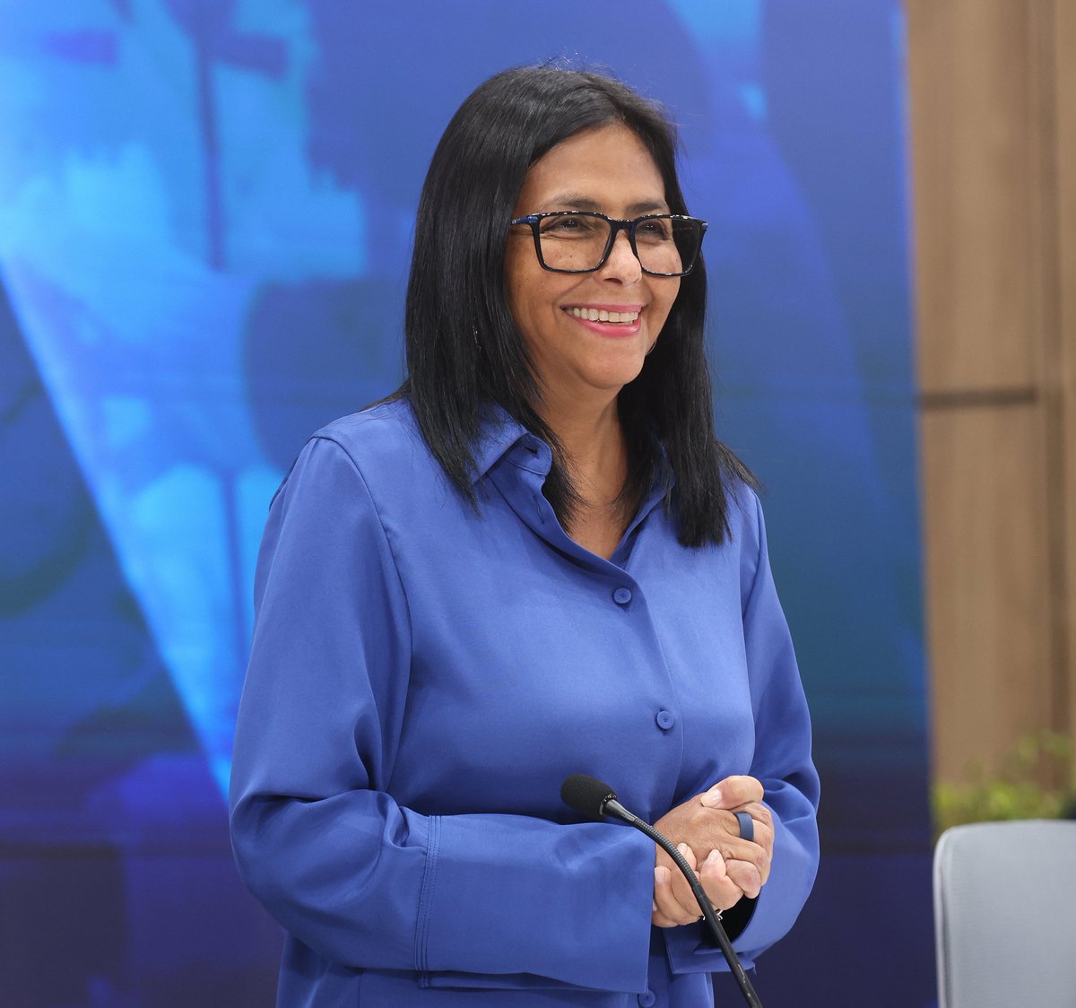 RedEngranaje's tweet photo. Con la firmeza que caracteriza a nuestra presidenta @DelcyRodriguezv, llevó a cabo un encuentro histórico con más de 230 empresarios del sector hidrocarburos, reafirmando el compromiso del presidente @NicolasMaduro con el fortalecimiento del Motor Energético
#bbvipks4 #MFW #Prada https://t.co/Hl4nGYDZfD
