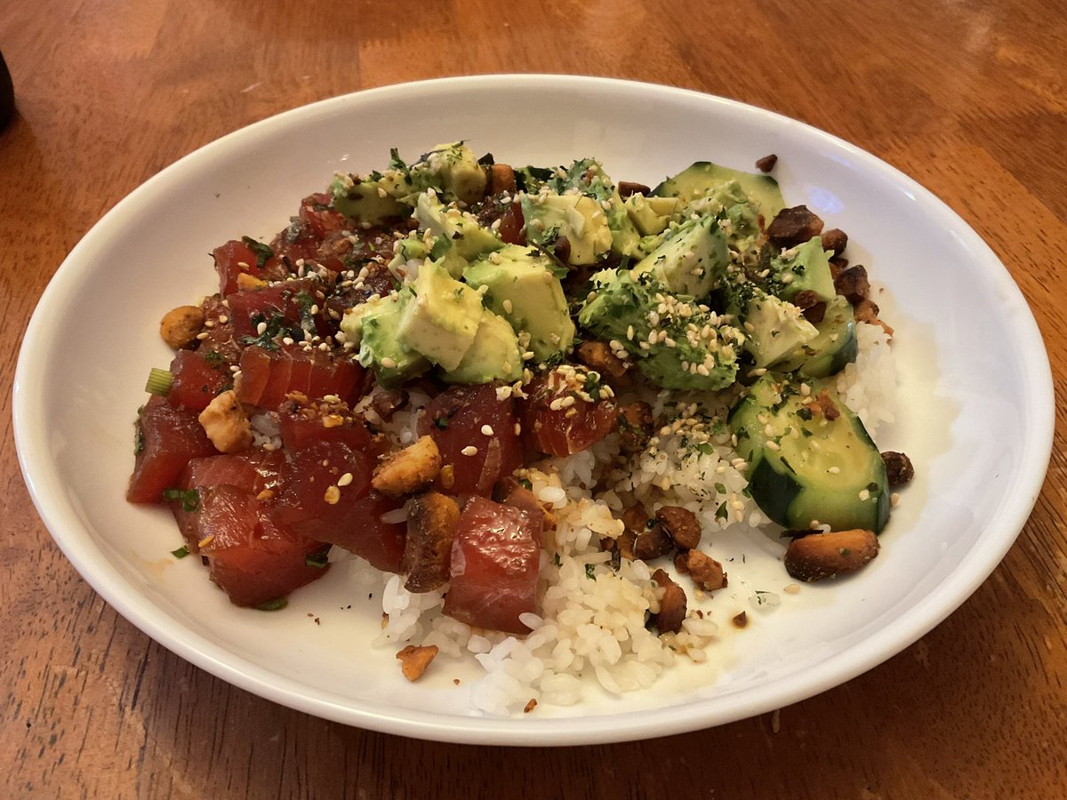 cmbro6078's tweet image. Who likes spicy ahi poke?