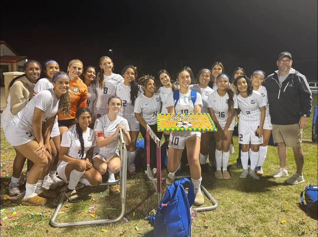 PaigeWhiddon's tweet photo. Congratulations to @BHSBearSoccer BROWNSBORO BEARETTES on qualifying for the 2026 TX HS Soccer Playoffs for the FIRST TIME IN PROGRAM HISTORY !!!   @hampton_keri @Coach_Padilla17 @BrandonOSports @JGrantSports @KETK @etfinalscore #lethalsoccer #GigEm #bettereveryday https://t.co/H04kH0zDZO