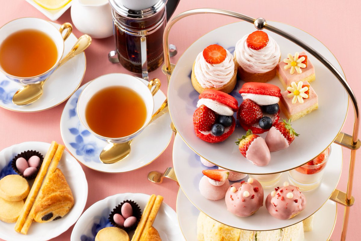 2月も今日で終わり。 3月は、春色のスイーツ＆ブレッドがたくさん登場