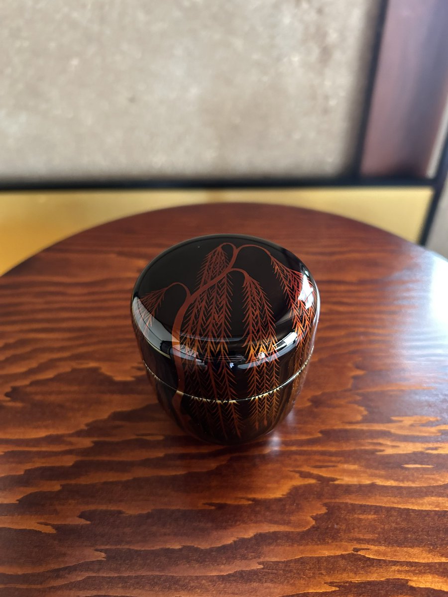 白檀塗 柳蒔絵棗 この時期は芽張柳の方が良いのだけど、機会が有れば手