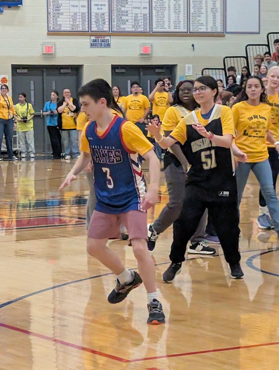 Lindsay Ellerman tweet media