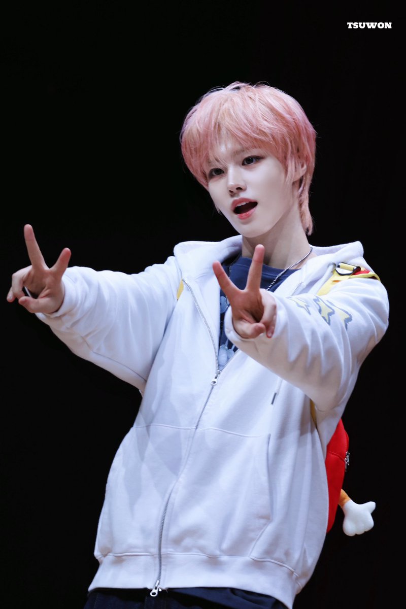 레이 tweet media