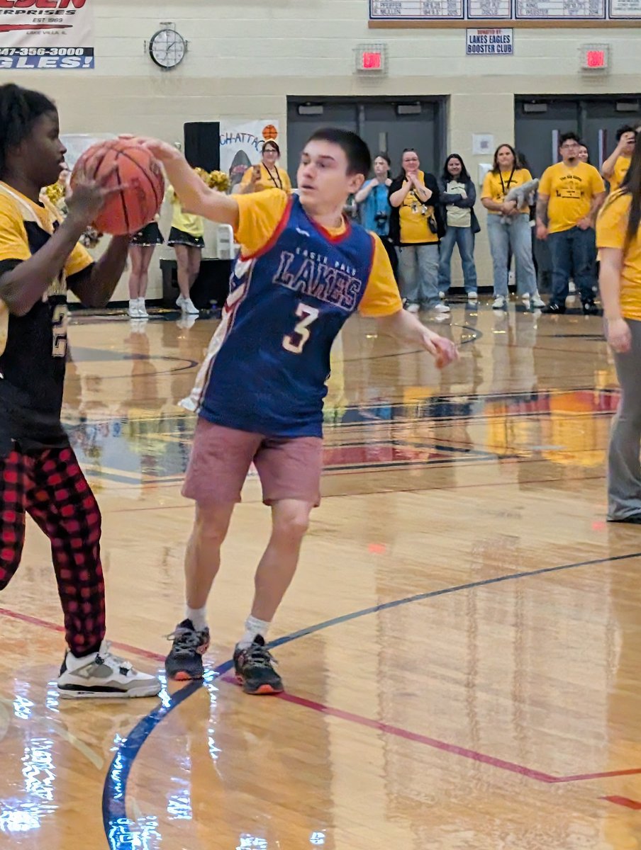 Lindsay Ellerman tweet media