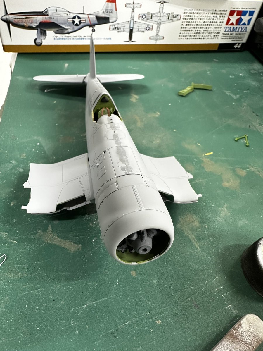 205Hobbies's tweet photo. 【WIPの居心地】
2月のはじめからそのままの機体。
完成もいいけれど、
作りかけの状態も悪くない。
下地を整えて、
合わせ目を処理して、
次の工程を考える時間。
WIPの居心地って、
案外好きだったりします。
そろそろ、続きを。
#作りかけ #WIP #飛行機模型 #模型のある生活 #205Hobbies https://t.co/QN0RADxktU
