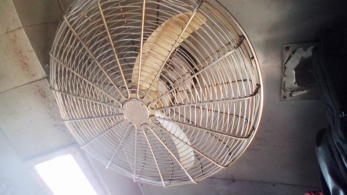 pranavsalgarkar's tweet photo. @Central_Railway @drmmumbaicr @srdeetrscla 
One of Fan blade is missing in Badlapur CSMT Fast leaving at 8:10AM From Badlapur working as a consist 20193B. 2nd Panto Coach from Karjat end.
Fan details are mentioned in attached picture. Please do needful. https://t.co/o8aDuwp1kx