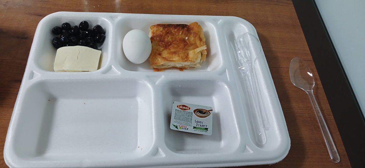 iremiko33's tweet photo. Canım kyk bu sahur menüsü ile 13 saat tok duracağımı düşünüyor. https://t.co/YXsPDICyai