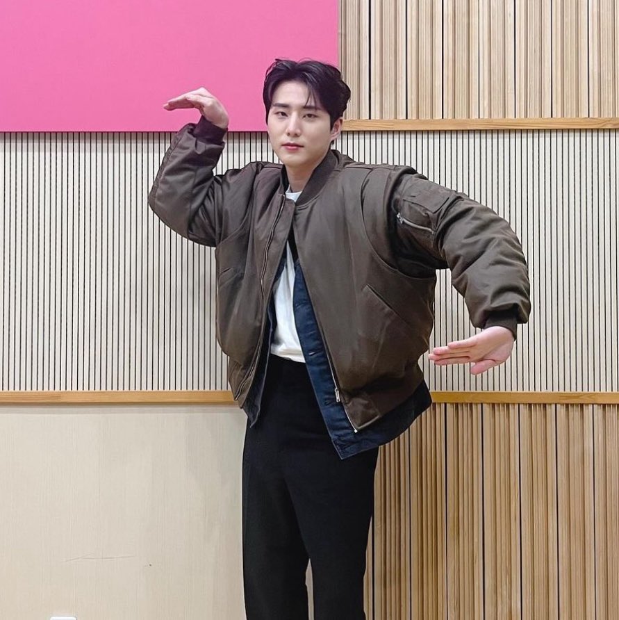 착해 tweet media