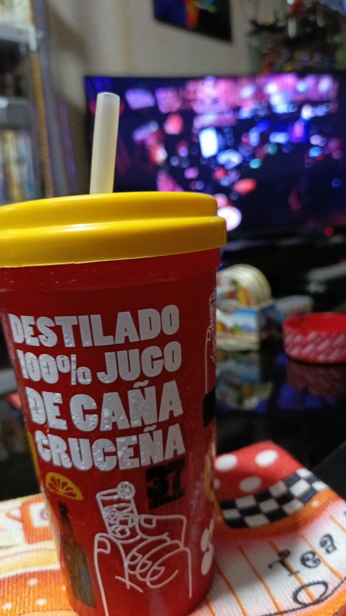pepe_stiph's tweet photo. Salud banda!!!
#ECDQEMSD @canaltranscom https://t.co/TxceEYwsMp