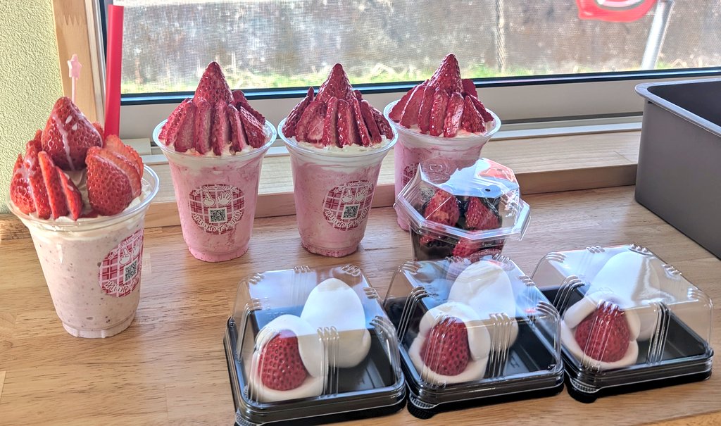 れいわいちご園 さん ご褒美🍓のスムージー😋ゆきざくら🍓＆おいCべ