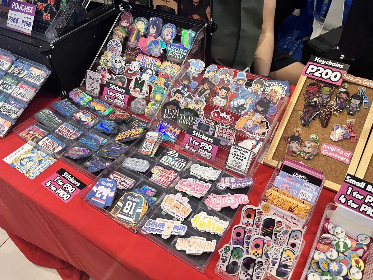 chamdraws's tweet photo. come by #KomiketQC's table A8 !! we'll be here at elements centris for the weekend 🫶🫶🫶🫶🥳🥳🥳 https://t.co/9JUwCEBGzL