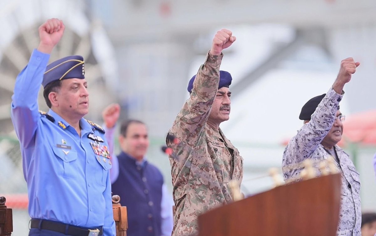 PakistanFauj's tweet photo. The Pakistan Armed Forces ! 🇵🇰💥

Pakistan Hamesha Zindabad ! 🇵🇰

#GhazabLilHaq #Pakistan #ISPR https://t.co/uAKJFM5rtv