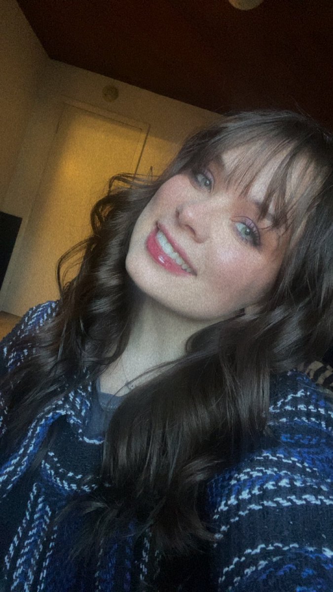 shes_too_loud's tweet photo. Blue. https://t.co/zPYJk6E7oA