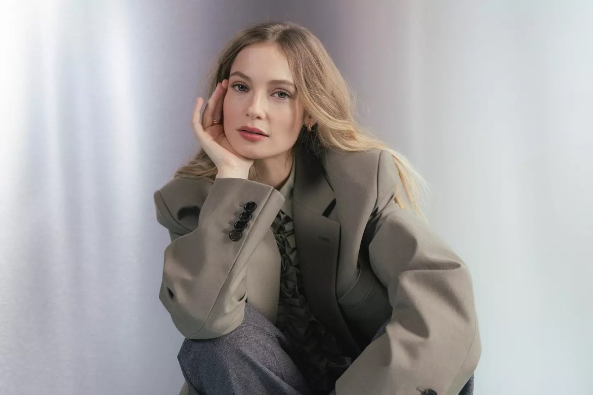 hannahdoddbr's tweet photo. Princesa! Hannah Dodd para Los Angeles Time. https://t.co/HFas9tPAEr
