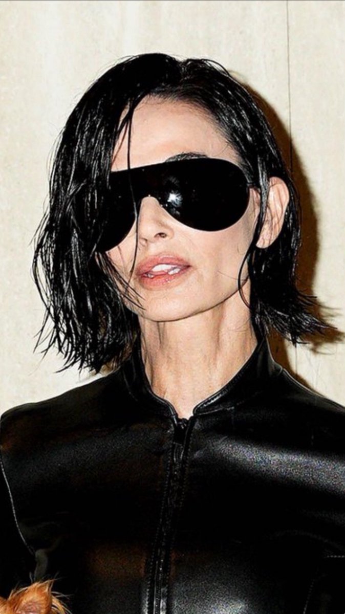 my_phillyeagles's tweet image. First that has a filter on it. Here is a picture from another site.