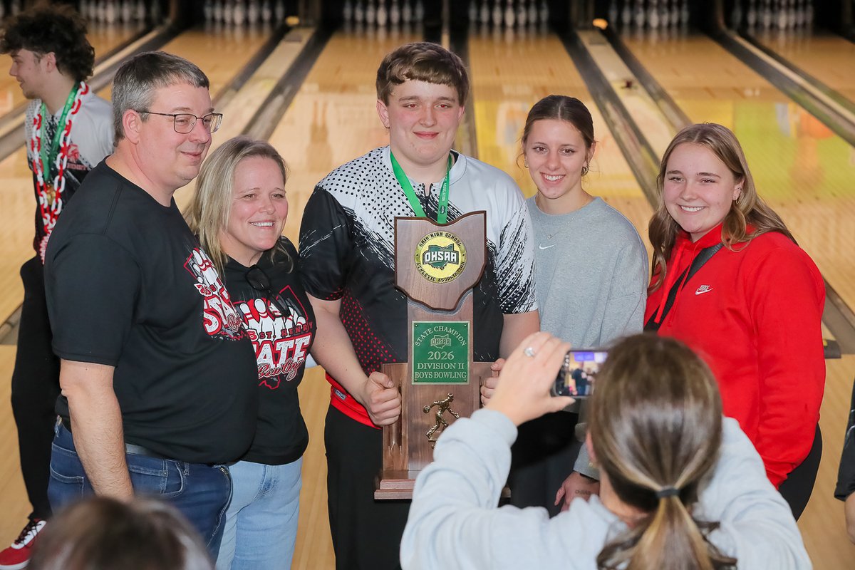PressProsMag's tweet photo. St. Henry Boys Bowlers Edge Coldwater to Capture First State Championship.  Read the story by @UlreySports with pics by @ProphetJn316 

https://t.co/c7JeXwEuAr

@StHenrySports @sthenryschools @cavbowling @ColdwaterAD @Fort_athletics @VTigerSports 
@jw_gilbert @marcushartman https://t.co/YXYGngQdlV