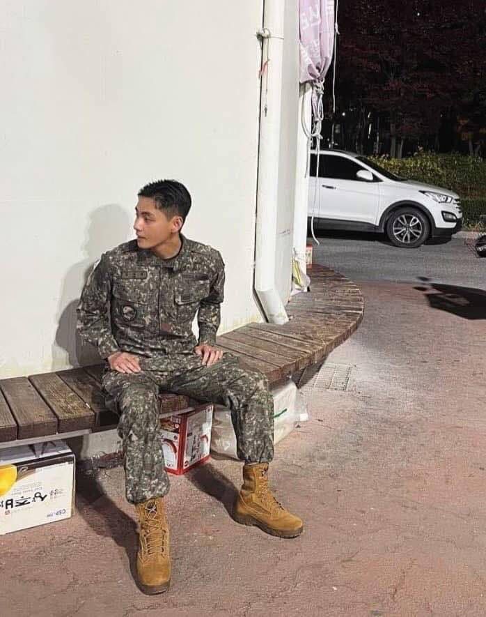 extraño la etapa de taehyung cuando parecía que estaba a punto de abatir al mencho