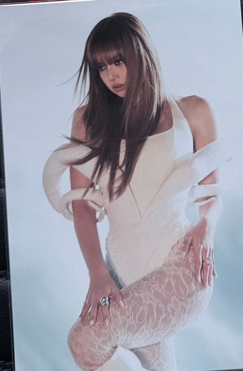 #LISA x POP UP STORE POSTCARD

c/o personablink 

<a href="/wearelloud/">LLOUD</a>