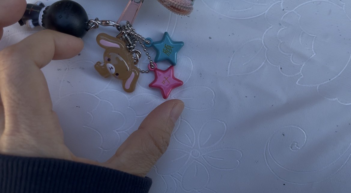 clayencee tweet media