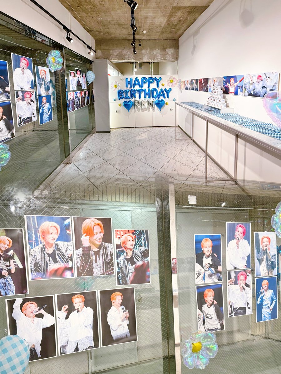 260228 ⏰10:00-18:00［#JO1 #川尻蓮 くん🦊💙］センイルイベント1日目.ᐟ

- <a href="/daisy_renren302/">daisy</a>  様
- 📍カフェ横展示スペース装飾

※本日分の先着特典（カラビナ）は配布終了しております

#JAM の皆さま
ご来店お待ちしております💙➰✨

⟡ #Happy_REN_Day ⟡
⟡ #꽃길만걷자_렌 ⟡
#tigcafe