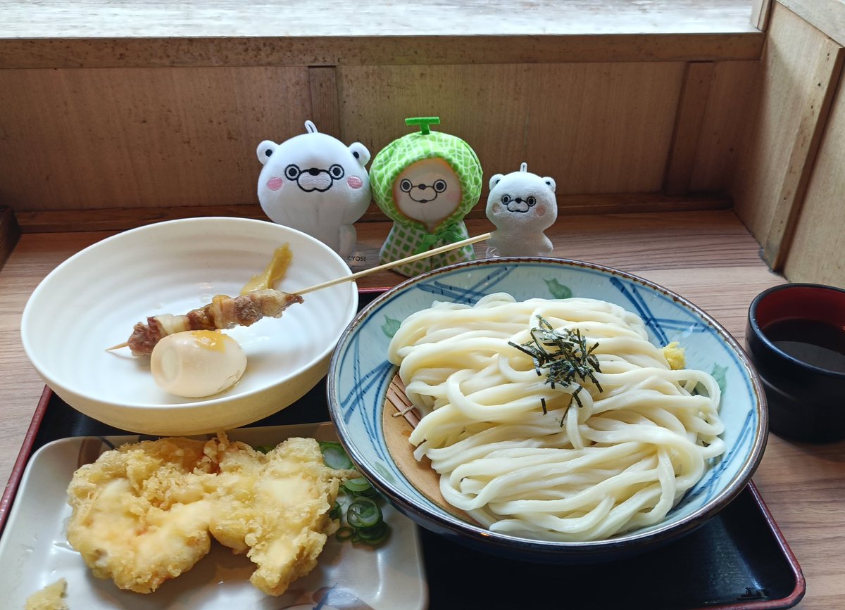 本場のうどんに大満足のくまさんズ