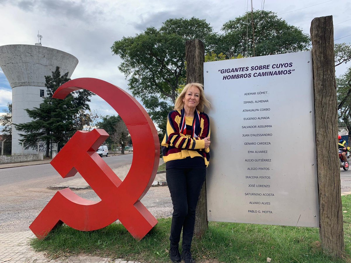 <a href="/cabezamartini/">Diego Martini Lemos</a> Che... ¿y este ya lo vieron? Es más grande y también está en propiedad pública ¿no?

Vamos a tener que pintar una e5vastica en cada problema de Uruguay a ver si ahí si les prestan atención.