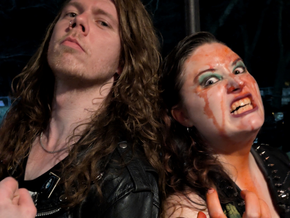 Metal_Centre's tweet image. Bassists spitting in girls' mouths, slashed tires, kreator worship, tacos, beer and gore grind. Read Darren's review of Exhumed at The Lost Well. 

#ShowReview #exhumed #nomas #oxygendestroyer #relapserecords #thelostwell #MetalCentre #goremetal #deathgrind #grindcore #goregrind