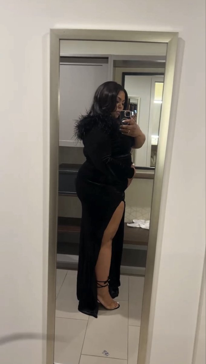 MONI_theGEE's tweet photo. Let That Mirror Show You What You’re Doing 🖤 https://t.co/l0QudJT0MC